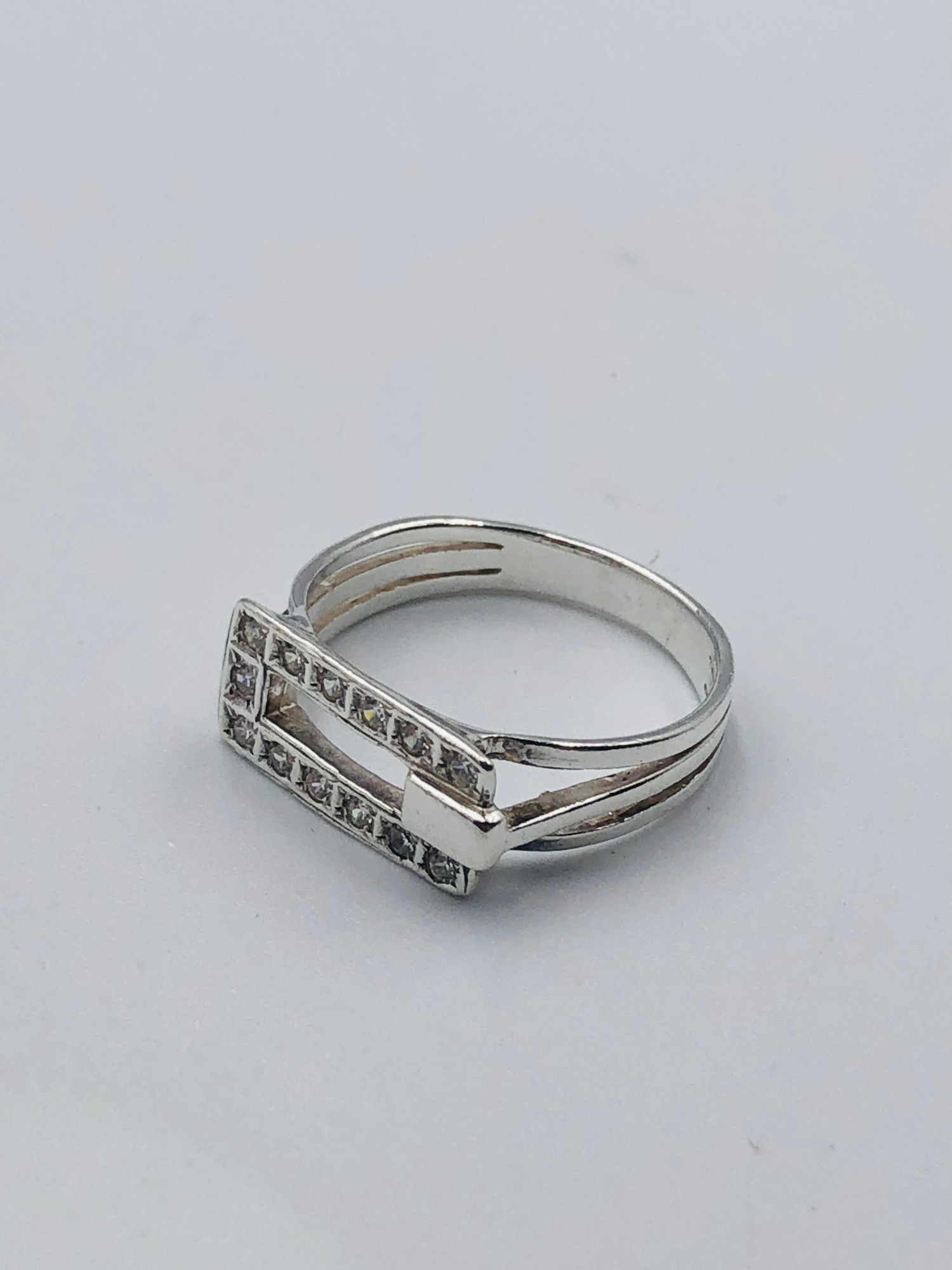 Серебряное кольцо с цирконием (33894579) 1