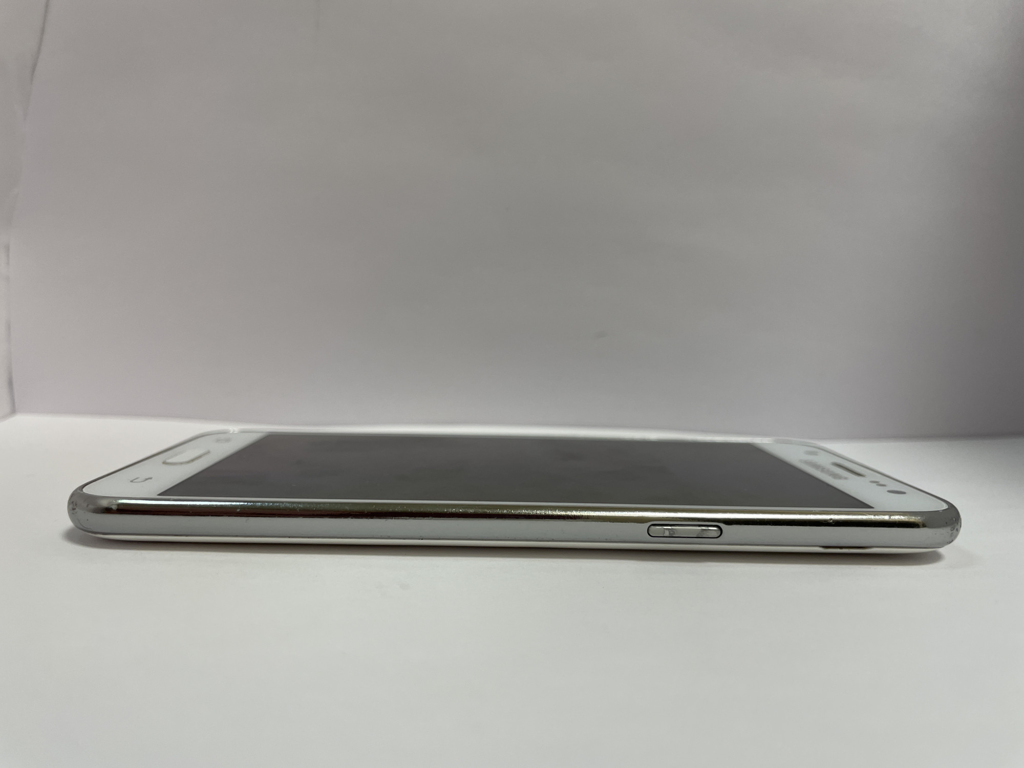 Samsung Galaxy J5 2015 (SM-J500H) 1.5/8Gb 4