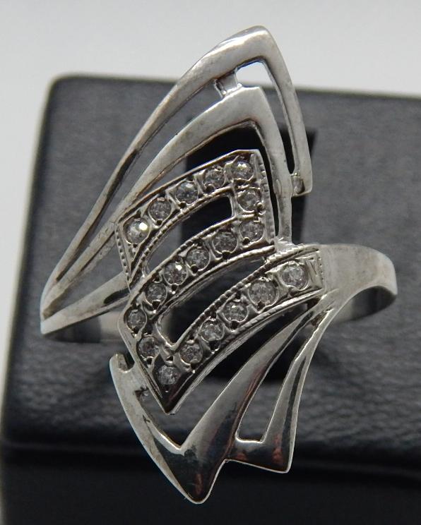 Серебряное кольцо с цирконием (30520397) 0