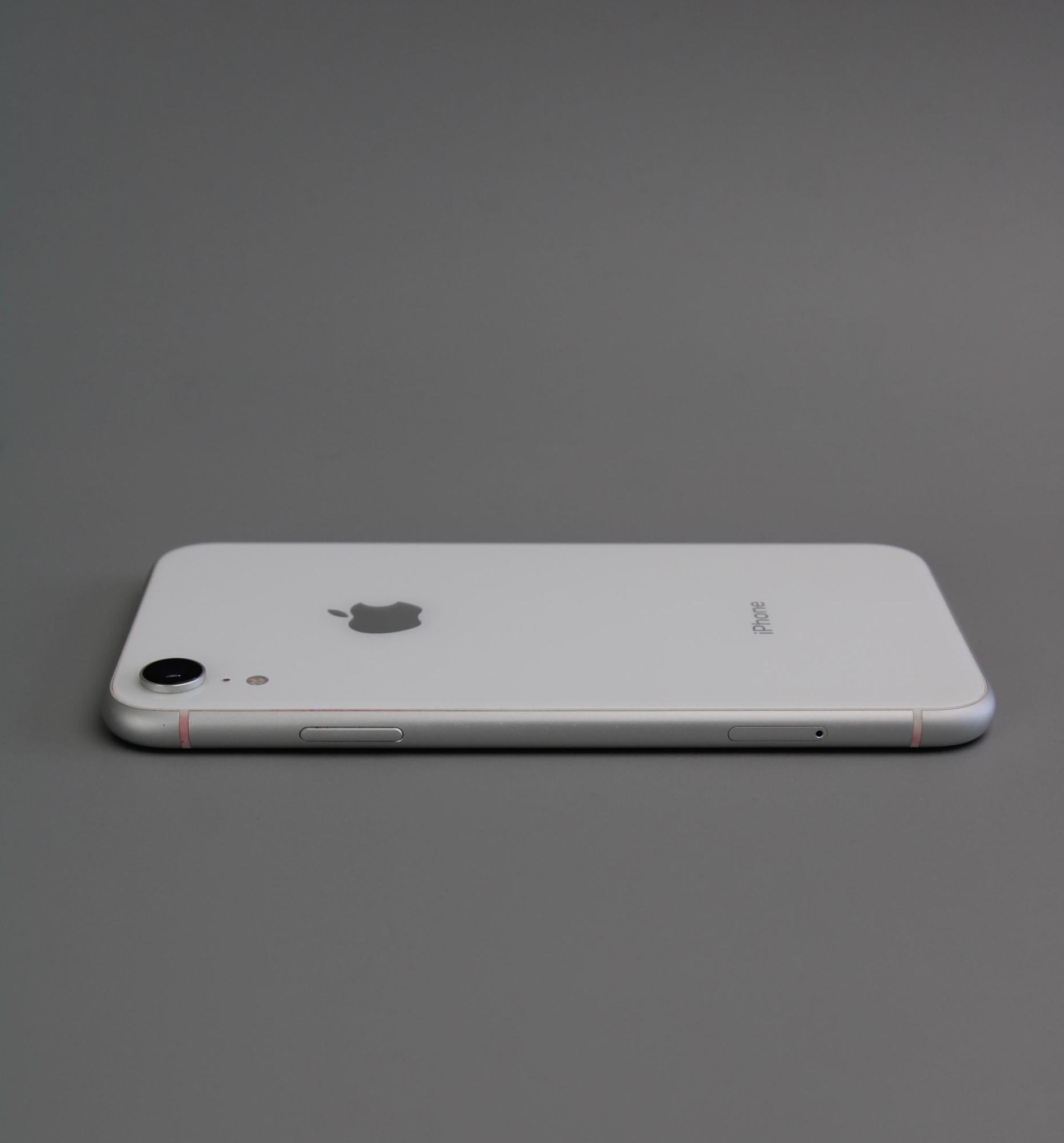 Apple iPhone XR 128GB White  6
