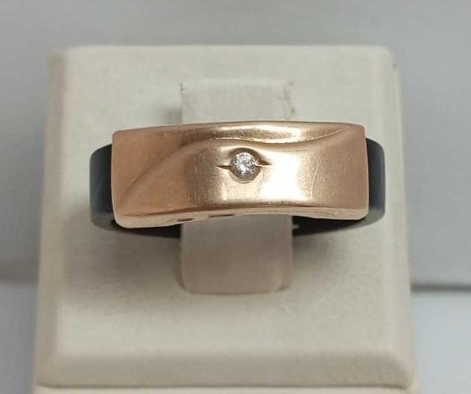 Каучуковое кольцо с золотой вставкой и цирконием (33689731) 0