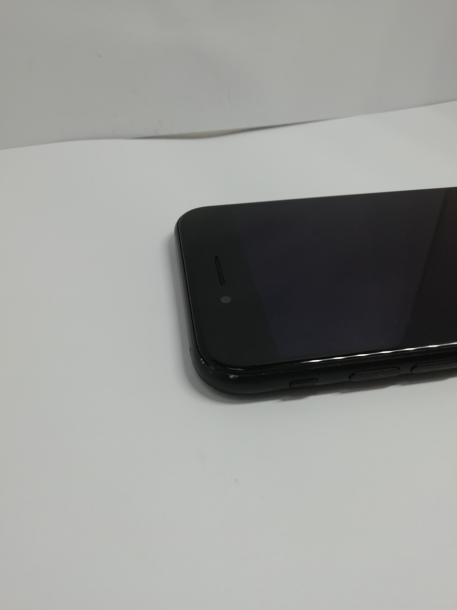 Apple iPhone SE 2020 64GB Black 3
