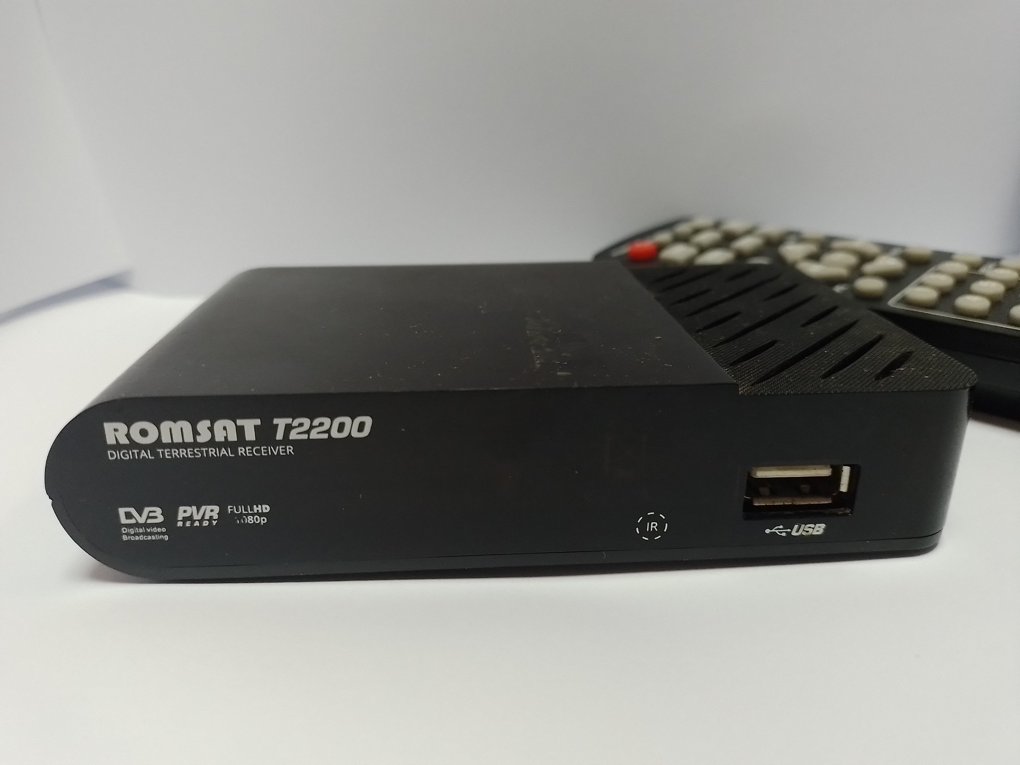 ТБ-тюнер/ресивер Romsat T2200 1