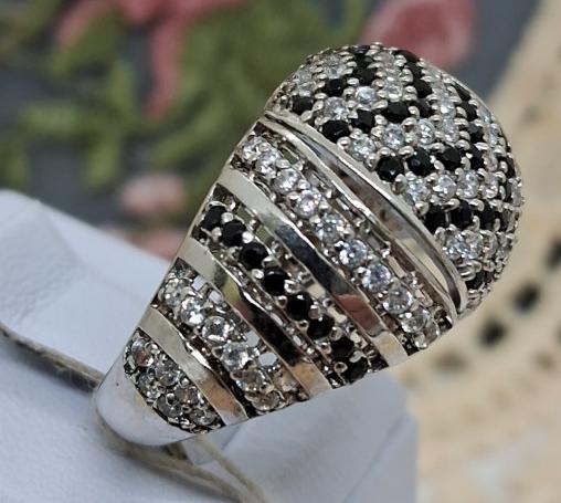 Серебряное кольцо с цирконием (32740935) 1