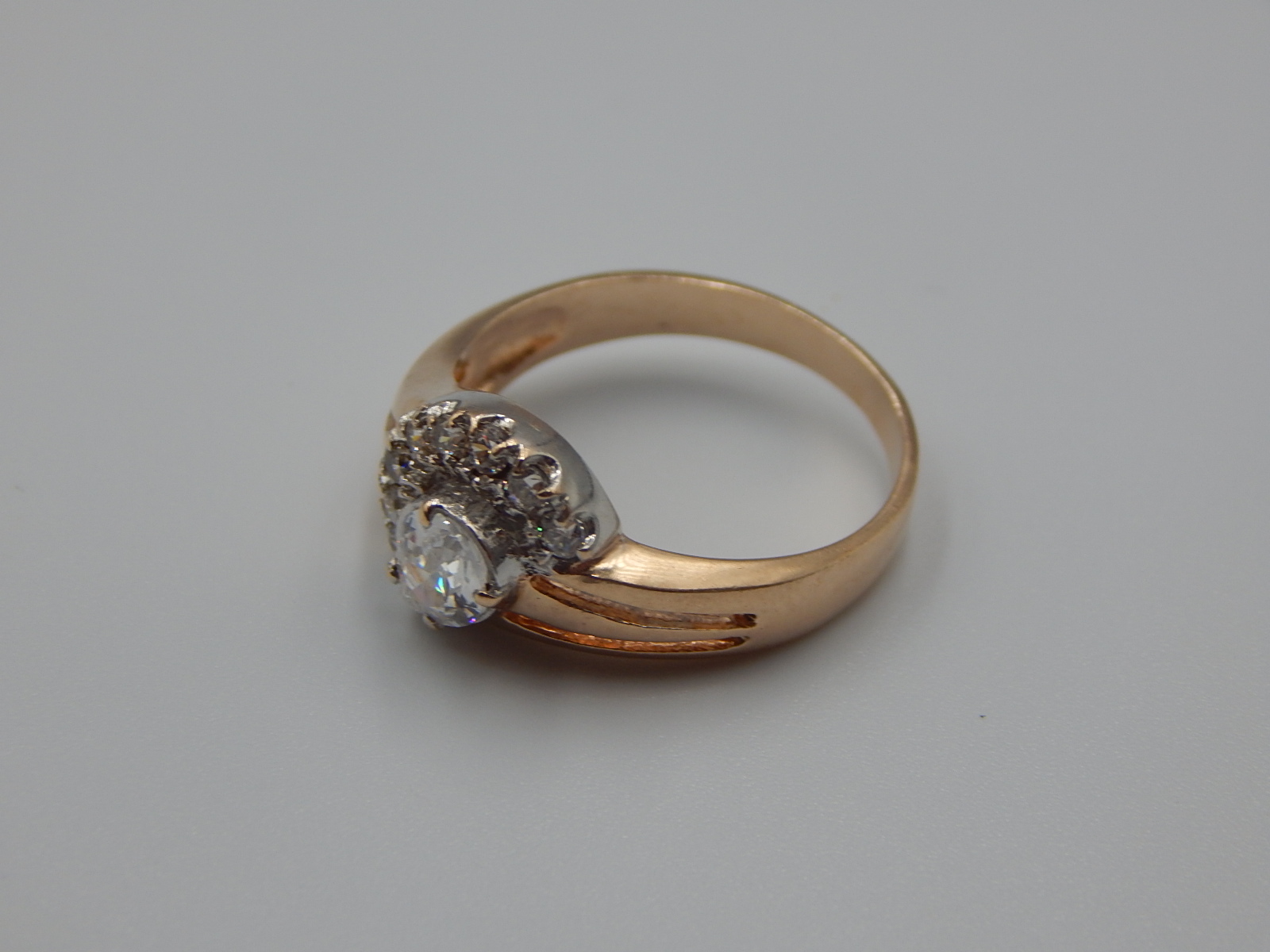 Кольцо из красного и белого золота с цирконием (31879054) 3