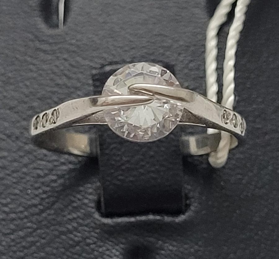 Серебряное кольцо с цирконием (30509699) 0