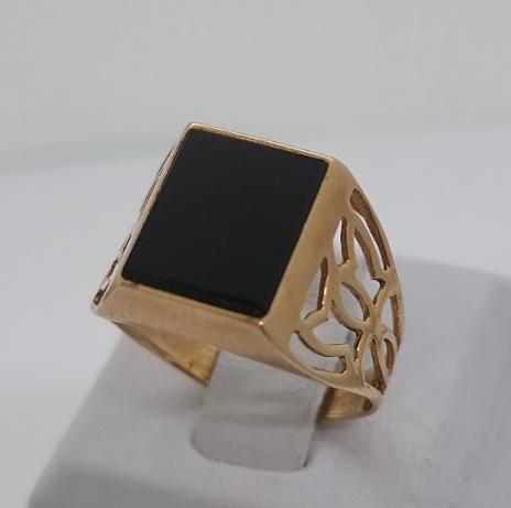 Перстень из красного золота с ониксом (33544531) 0
