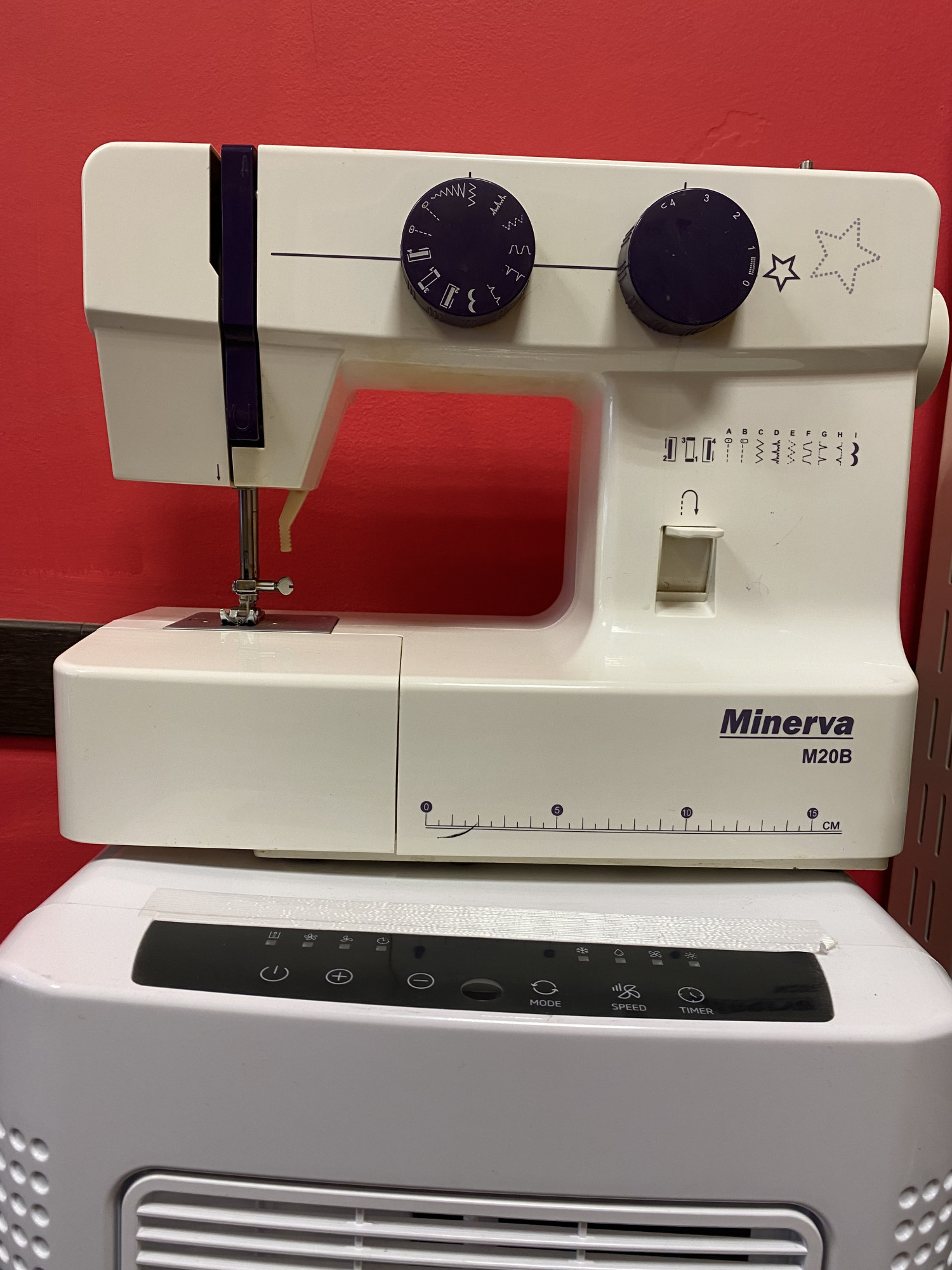 Швейна машина Minerva M20B 0