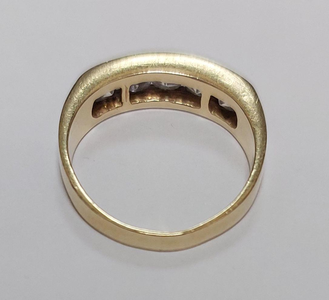 Кольцо из желтого золота с цирконием (33000585) 3