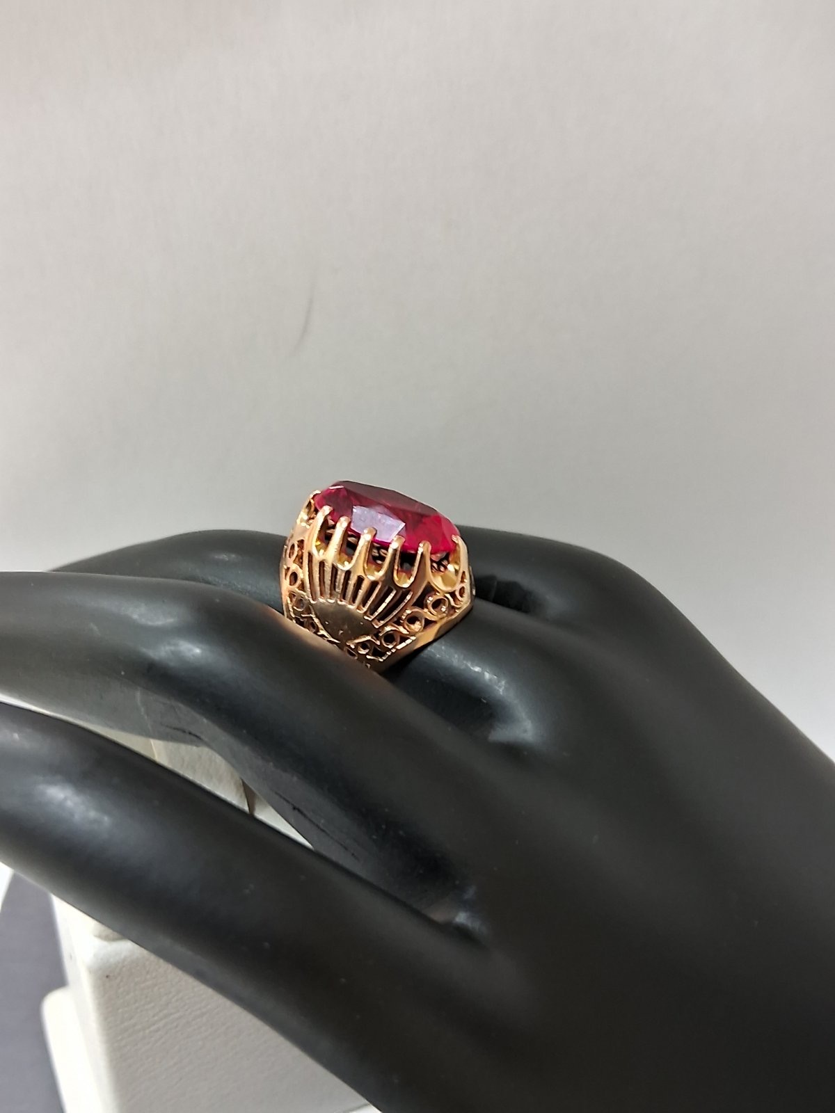 Кольцо из красного золота с корундом (31322610)  8