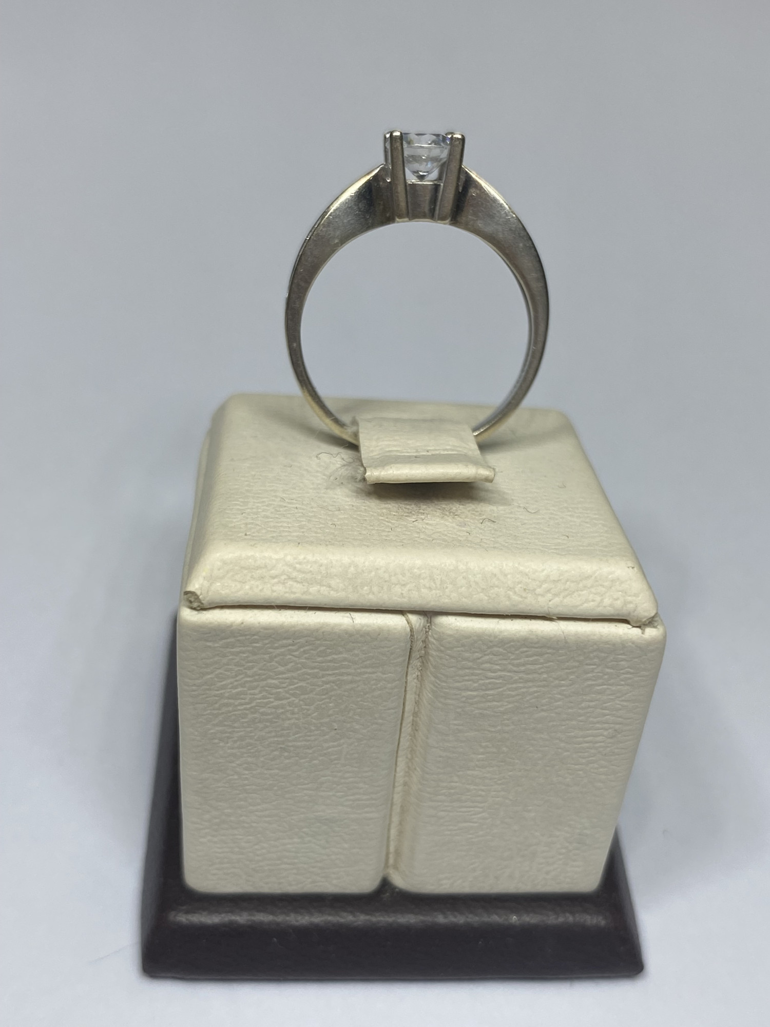Кольцо из белого золота с цирконием (33488630) 3