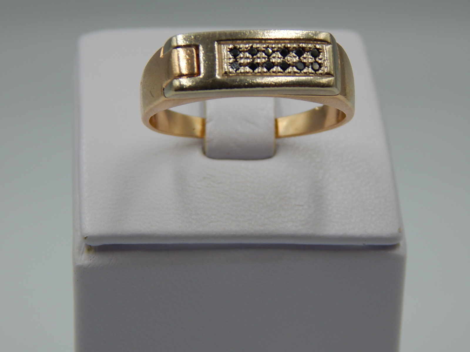 Перстень из красного и белого золота с цирконием (31051155) 1