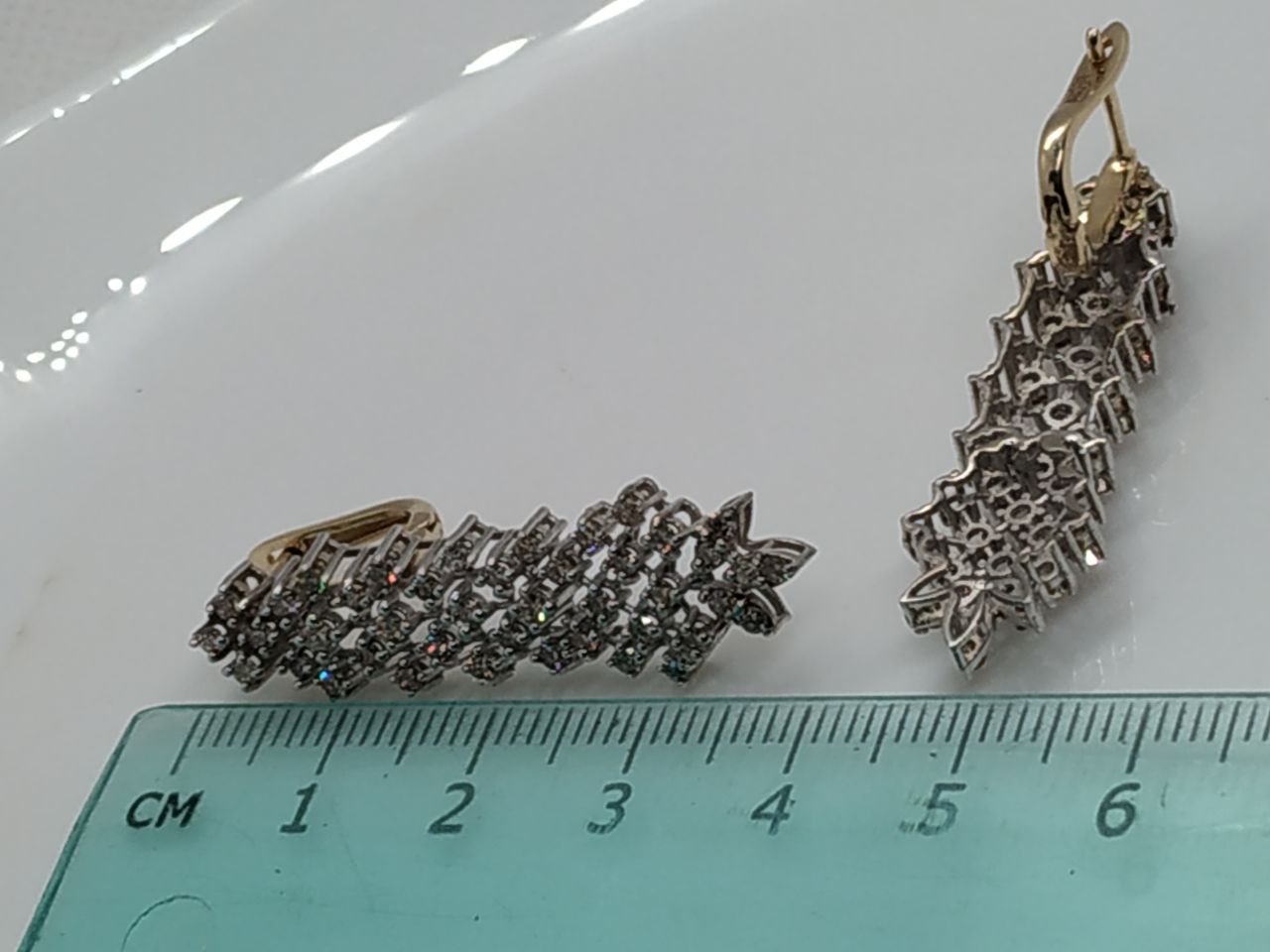 Сережки з білого і жовтого золота з діамантом (-ми)  (30480744)  7