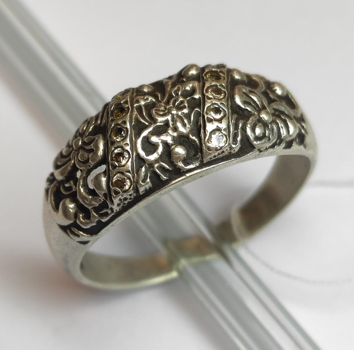 Серебряное кольцо с цирконием (33809430) 0