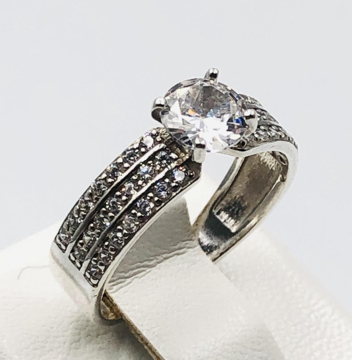 Серебряное кольцо с цирконием (33792634) 0