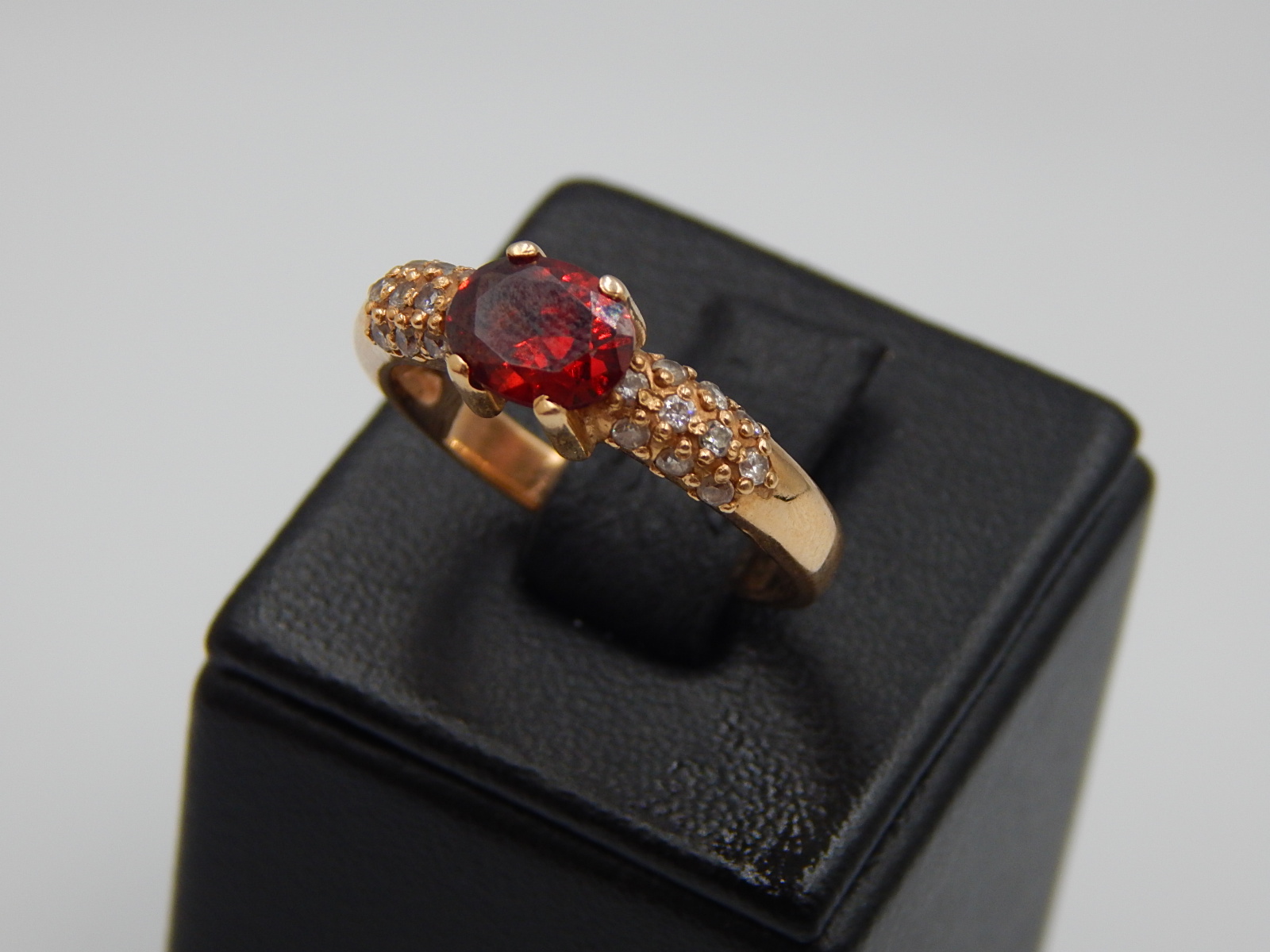 Кольцо из красного золота с цирконием (30592113) 1