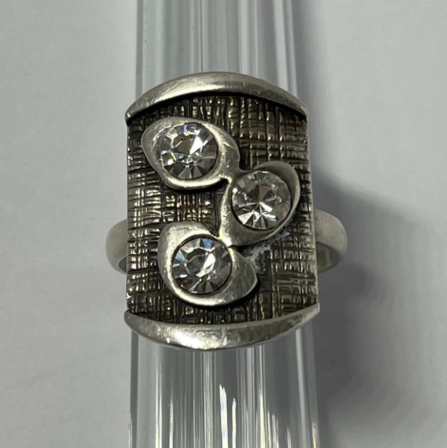 Серебряное кольцо с цирконием (33800576) 0