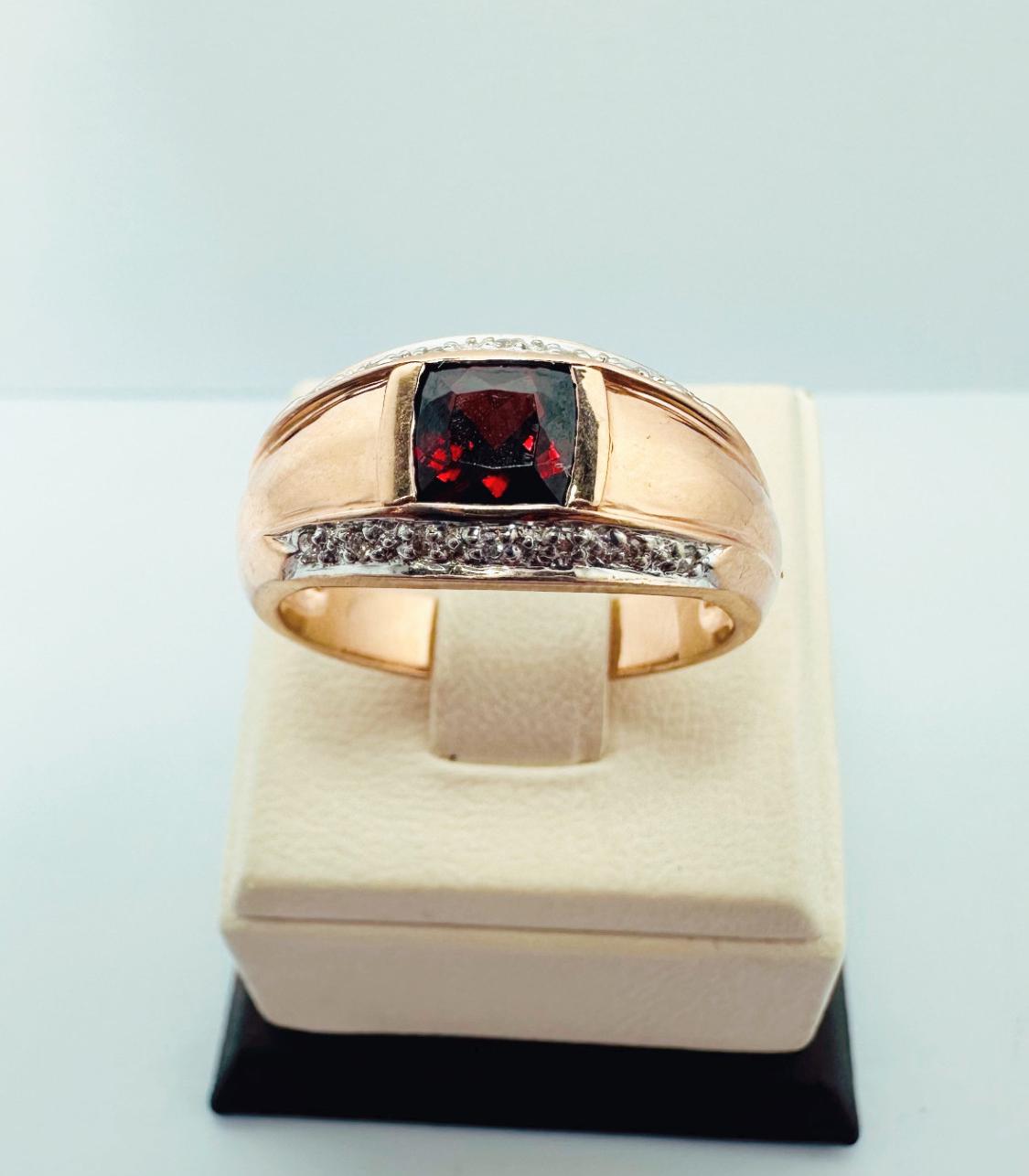 Кольцо из красного и белого золота с гранатом и бриллиантом (-ми) (33449927) 1