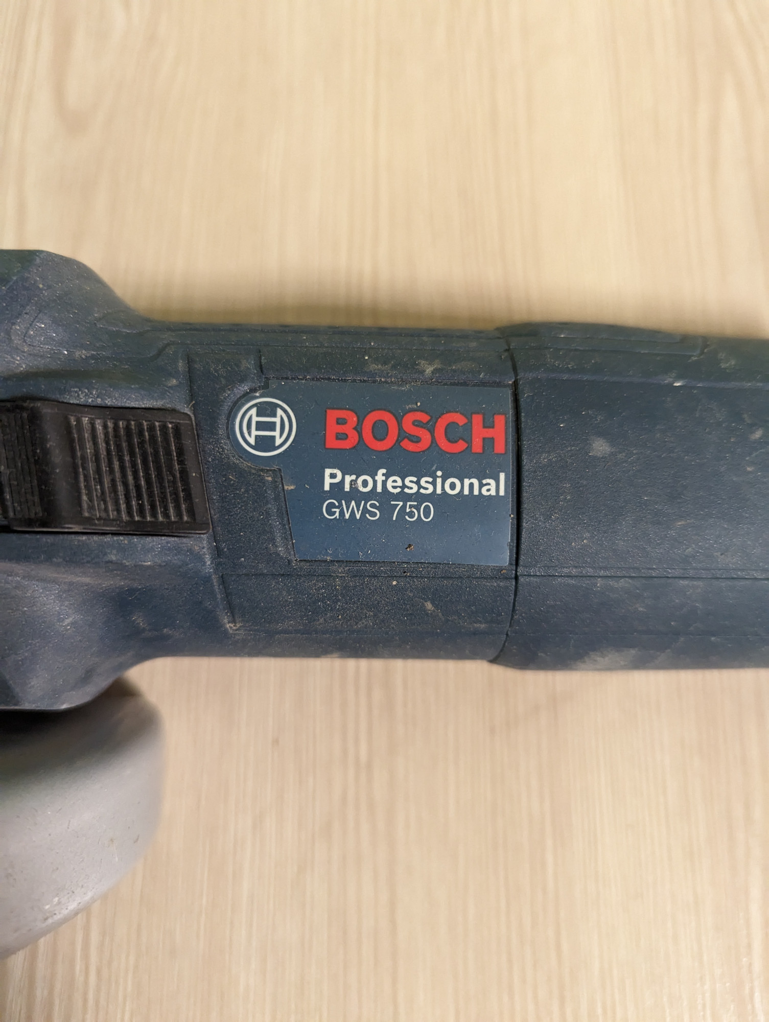 Кутова шліфувальна машина Bosch GWS 750 2