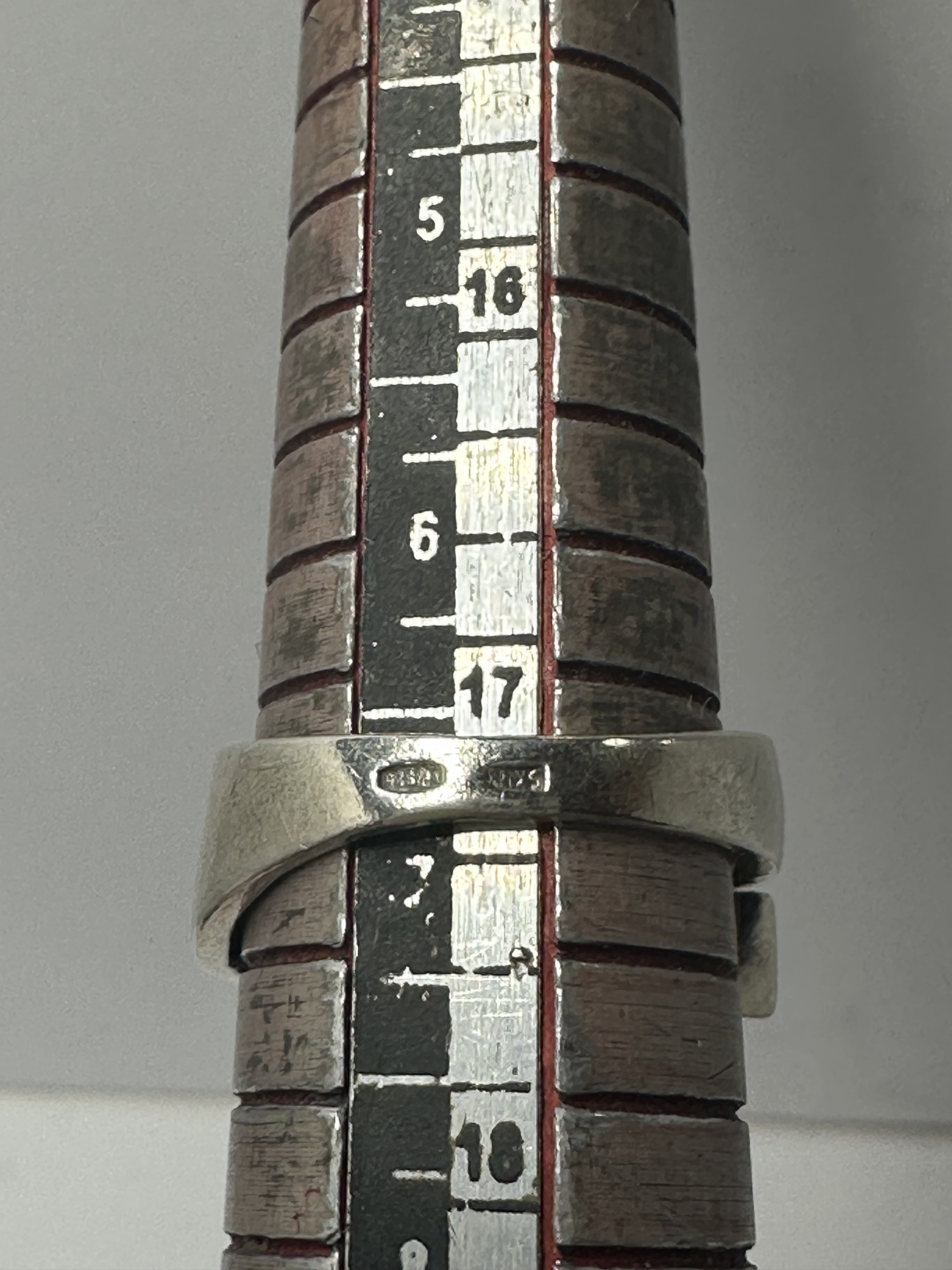 Серебряное кольцо с цирконием (33464033) 2
