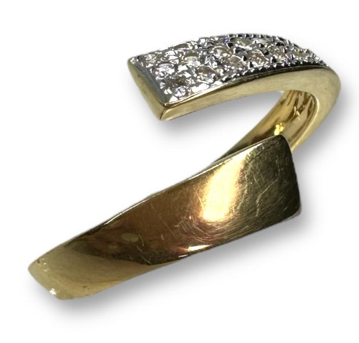 Кольцо из желтого и белого золота с цирконием (31111938) 1