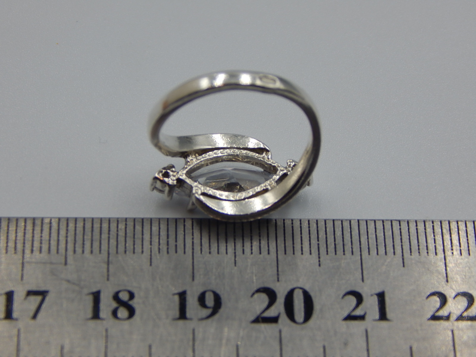 Серебряное кольцо с цирконием (32440667) 3