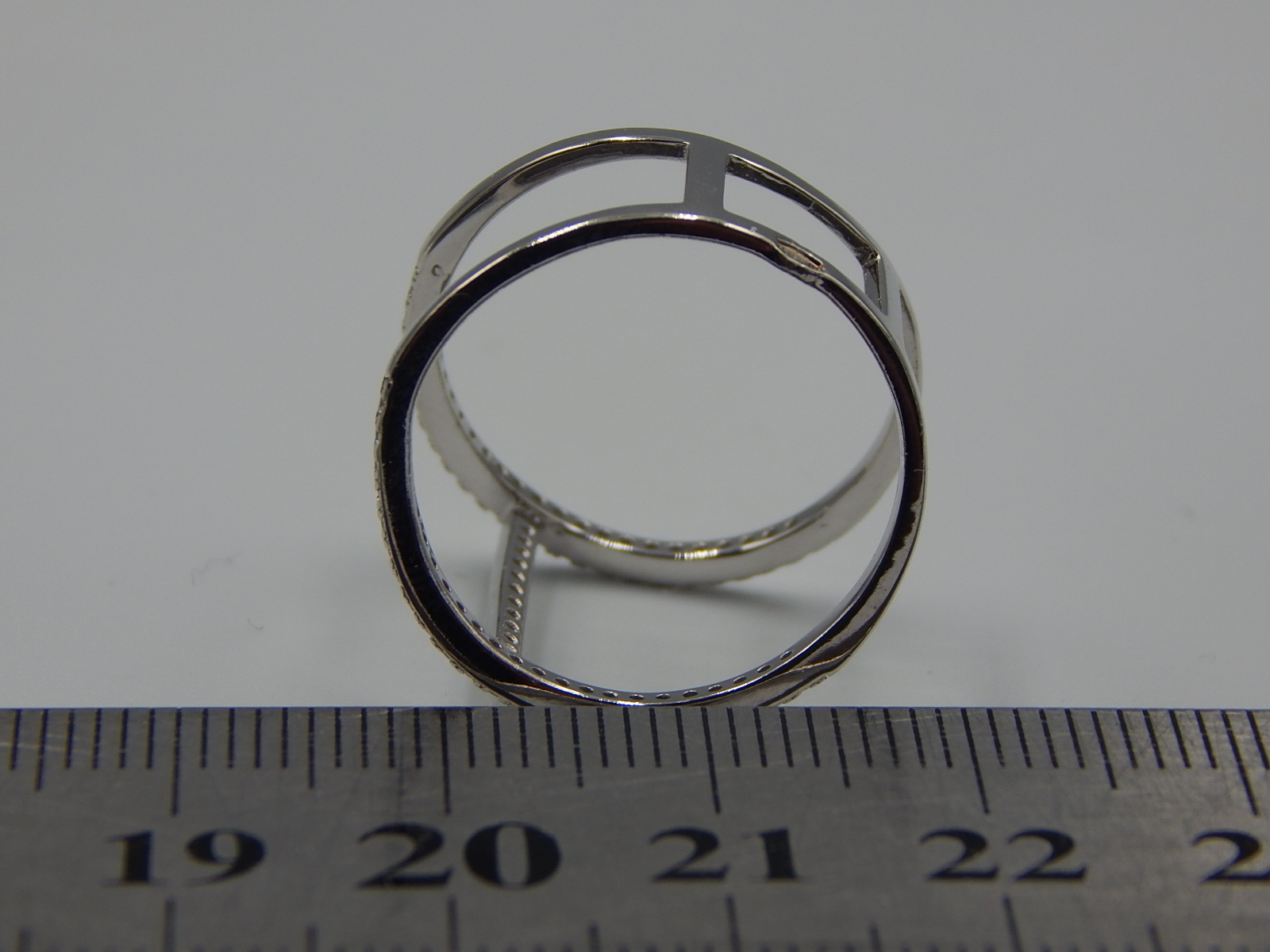Серебряное кольцо с цирконием (33725421) 3