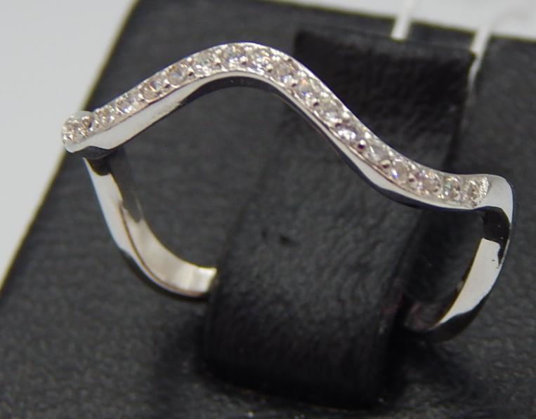 Серебряное кольцо с цирконием (30657566) 1