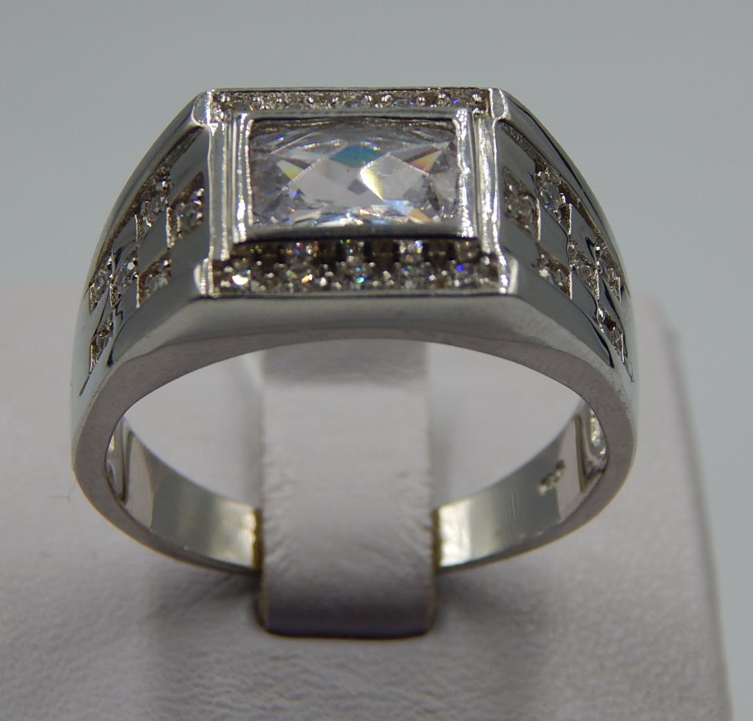 Серебряное кольцо с цирконием (33008371) 0