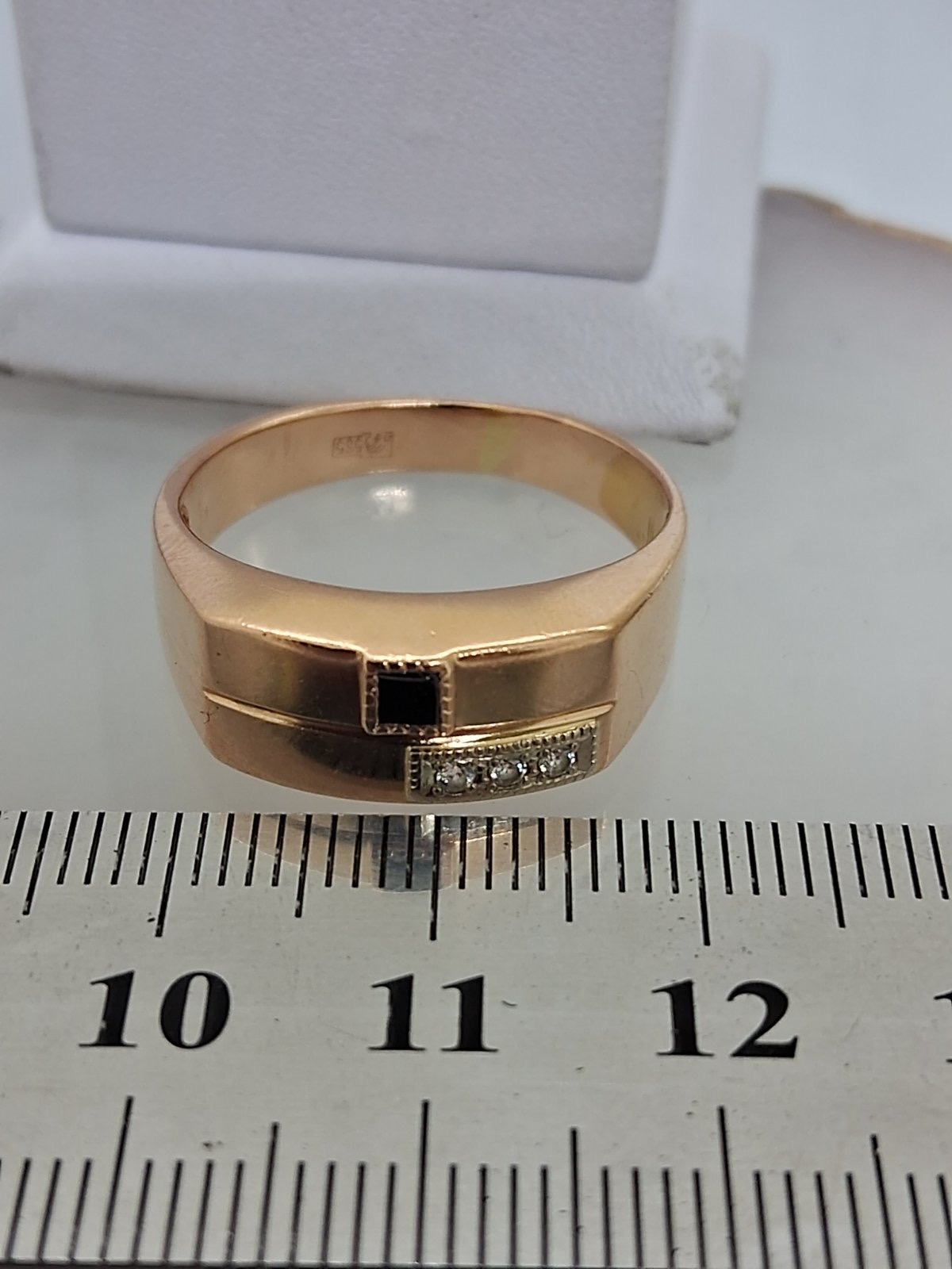 Перстень из красного и белого золота с цирконием и ониксом (33779546)  5