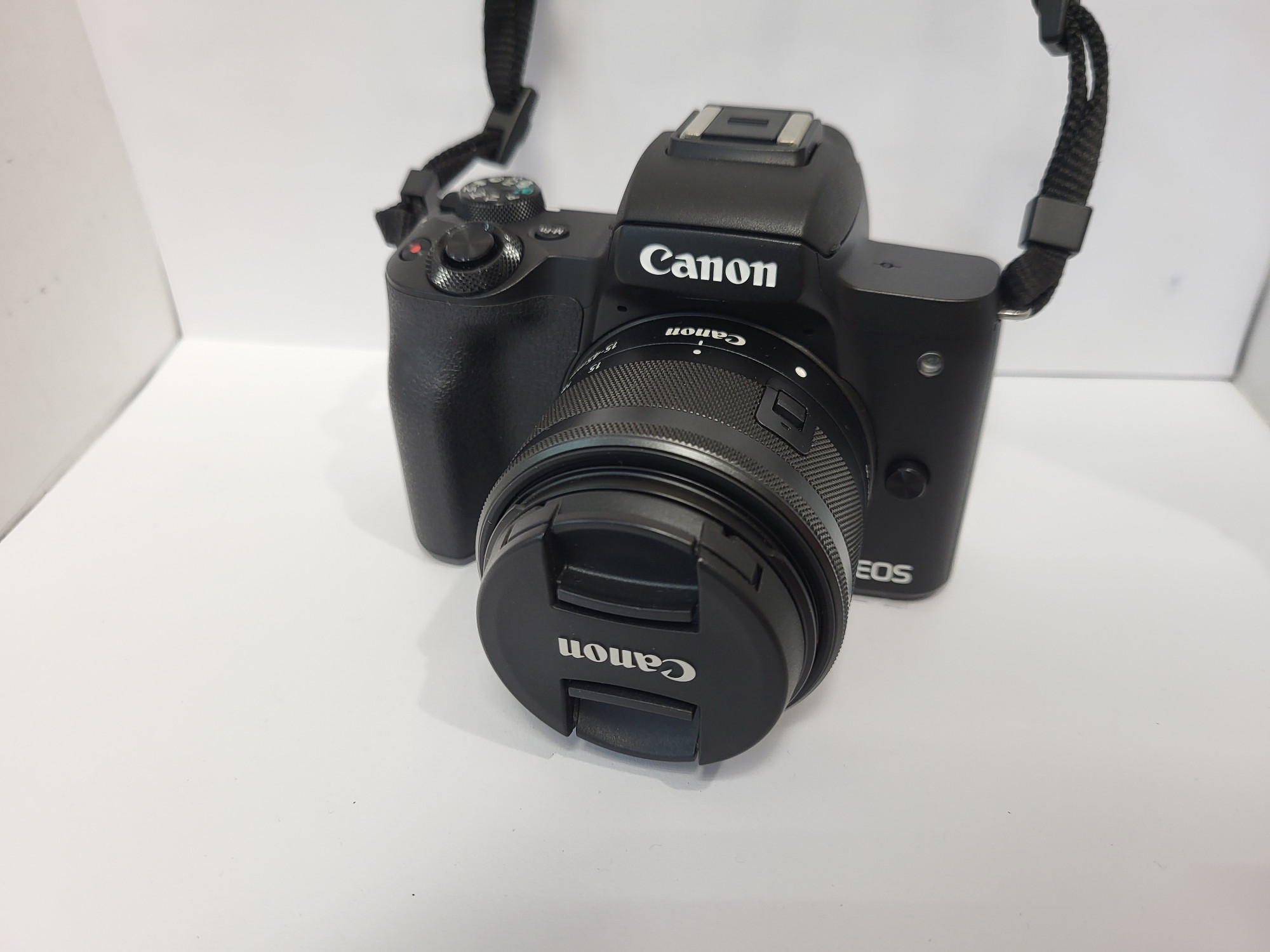 Бездзеркальний фотоапарат Canon EOS M50 Body 0