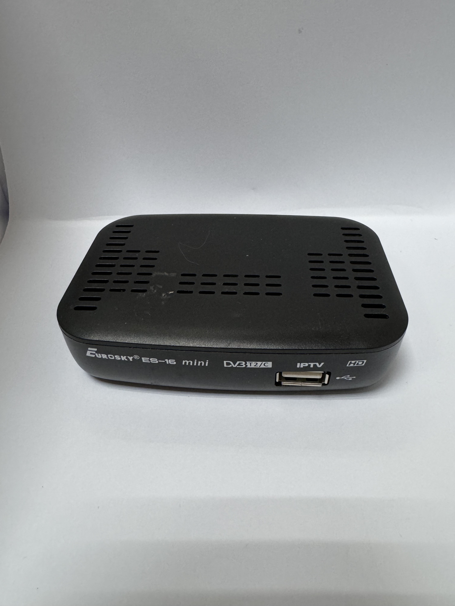 Цифровой эфирный ресивер Eurosky ES-16 Mini DVB-T2 0