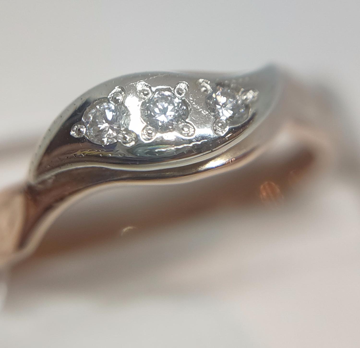Кольцо из красного и белого золота с бриллиантом (-ми) (29082376) 2