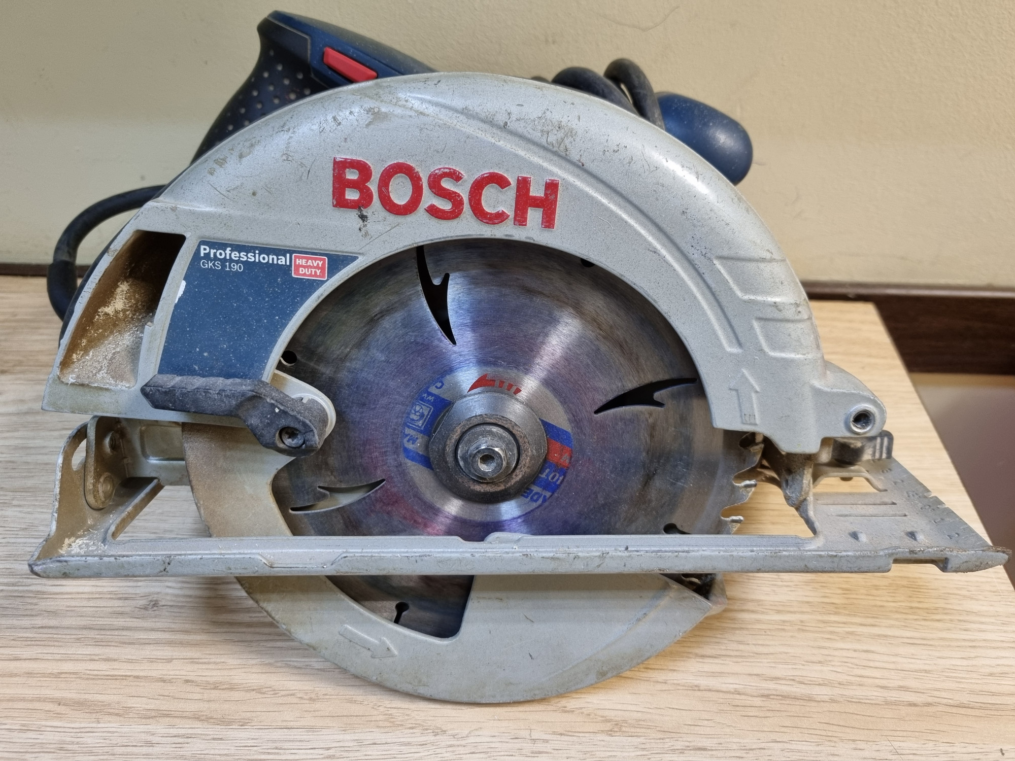 Пила циркулярна Bosch GKS 190 Professional 0