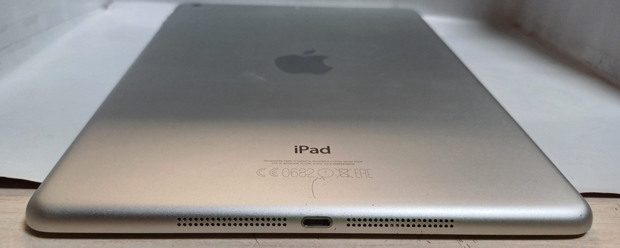 Планшет Apple iPad Air Wi-Fi 16GB 1