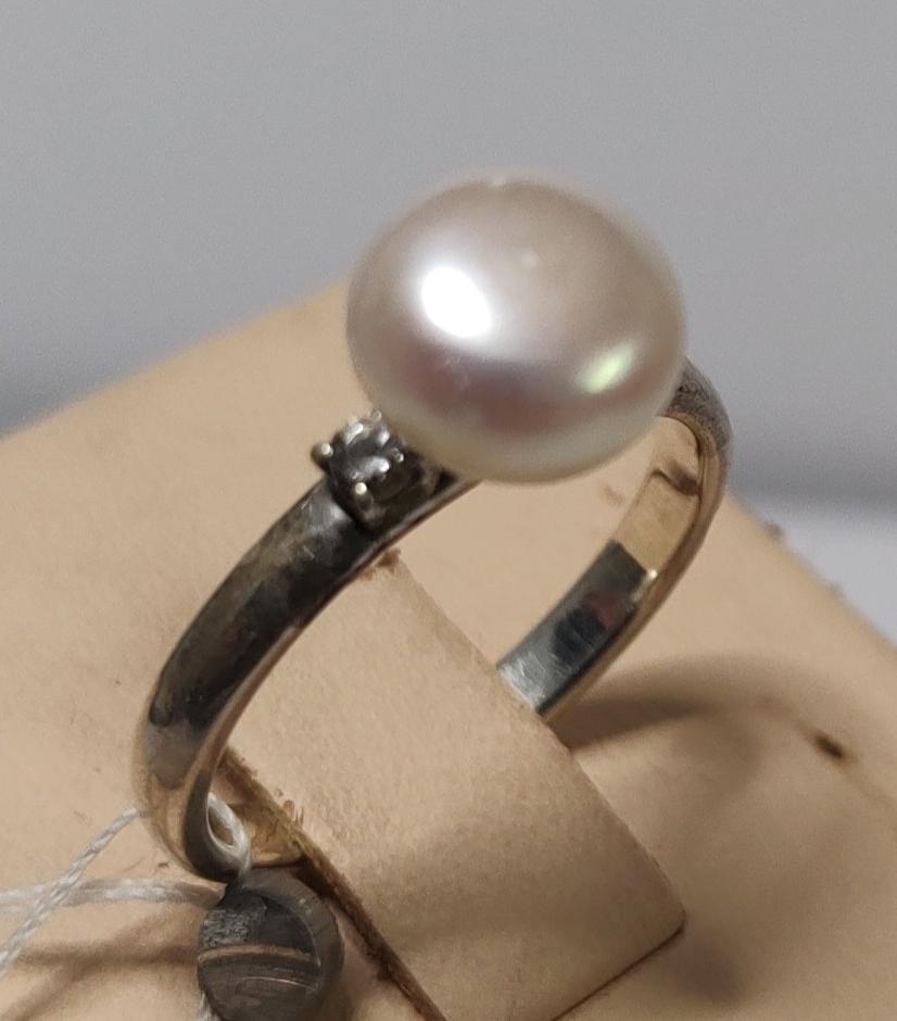 Срібна каблучка з перлами та цирконієм (31968276) 0