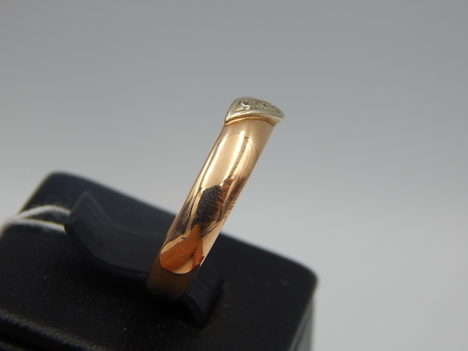 Обручальное кольцо из красного и белого золота с бриллиантом (-ми) (30964555) 2