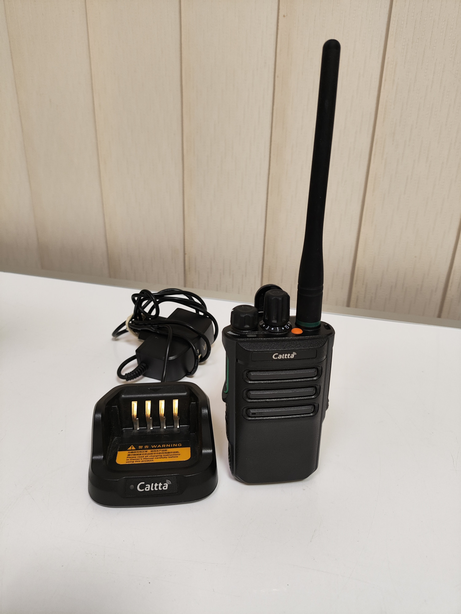 Портативна радіостанція Caltta PH600 VHF 2