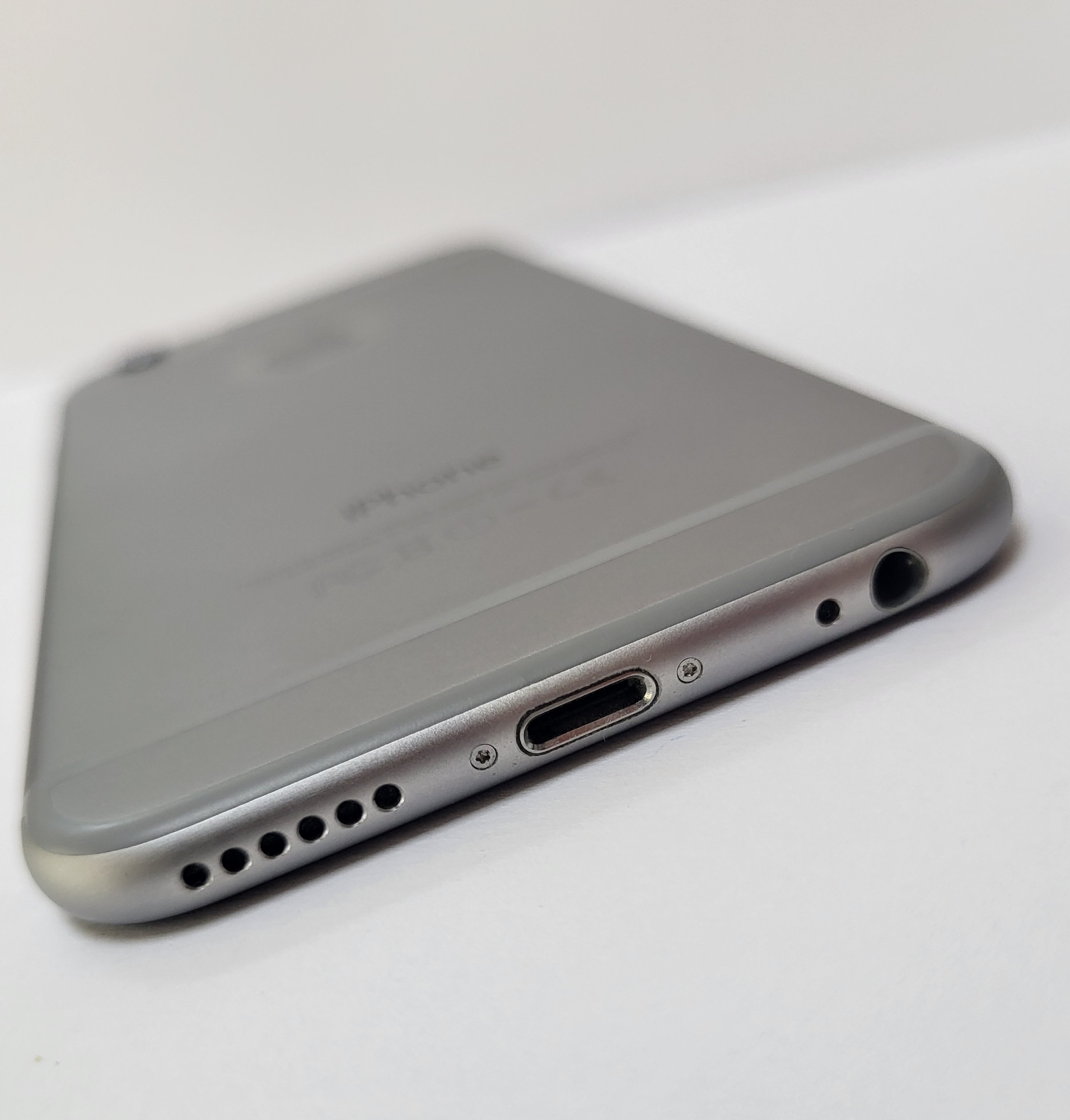 Apple iPhone 6 16Gb Silver (MG482) 3