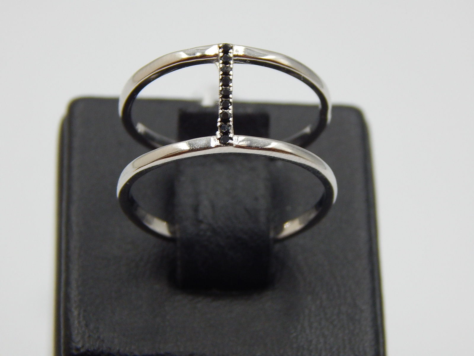 Серебряное кольцо с цирконием (30537130) 3