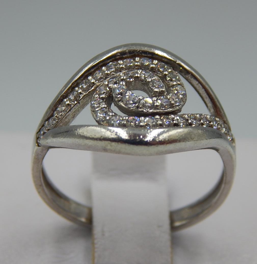 Серебряное кольцо с цирконием (33283118) 0
