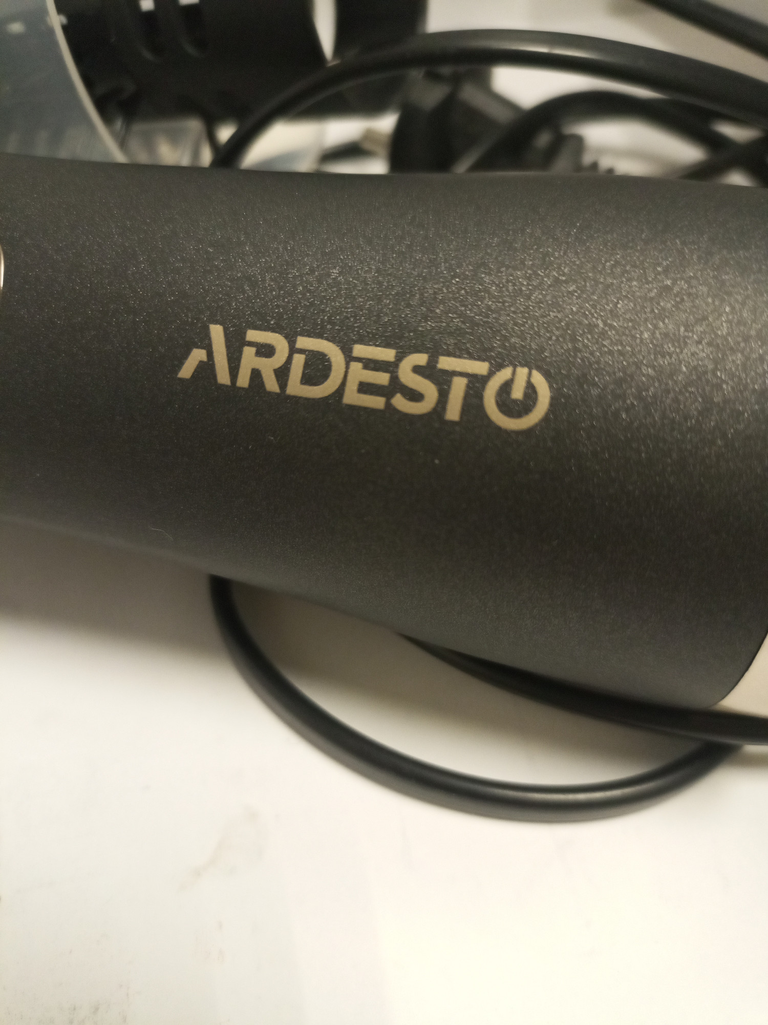 Фен-щетка Ardesto HD-C100 1