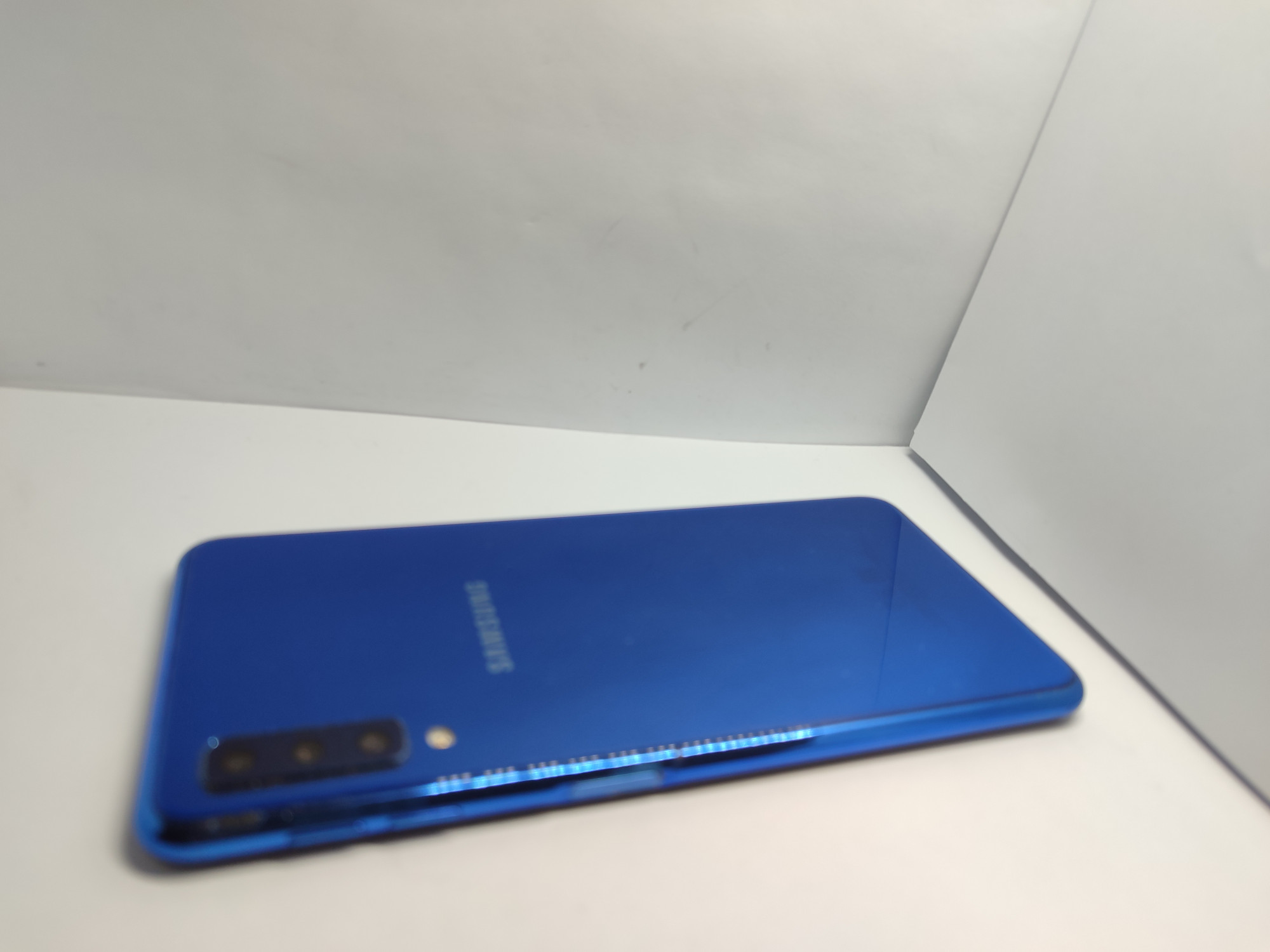 Samsung Galaxy A7 (SM-A750FN) 2018 4/64Gb 4
