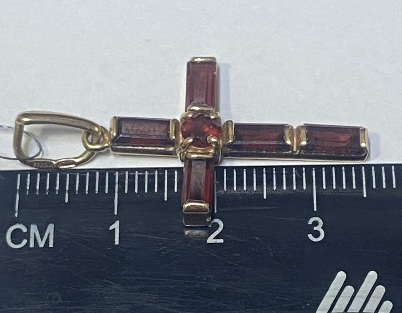 Подвес-крест из красного золота с цирконием (32600835) 2
