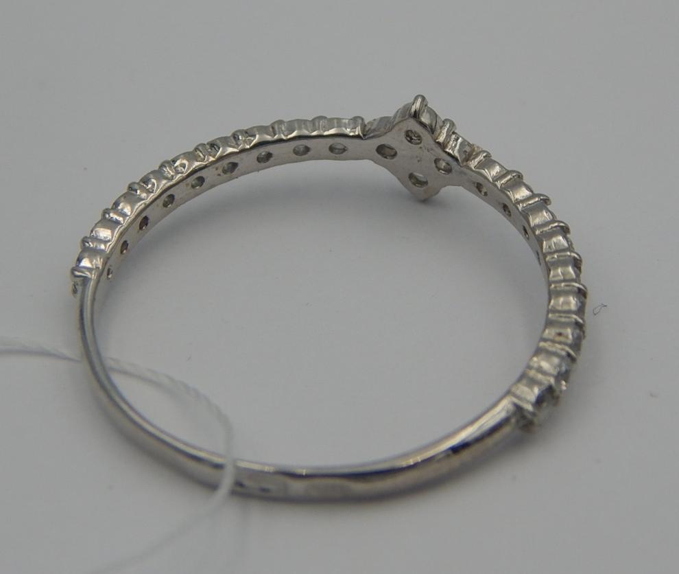 Серебряное кольцо с цирконием (32262998) 1