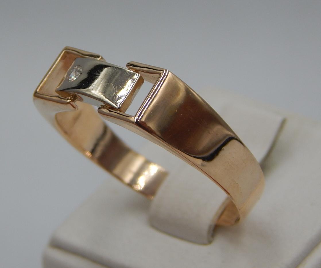 Перстень из красного и белого золота с цирконием (29220005) 3