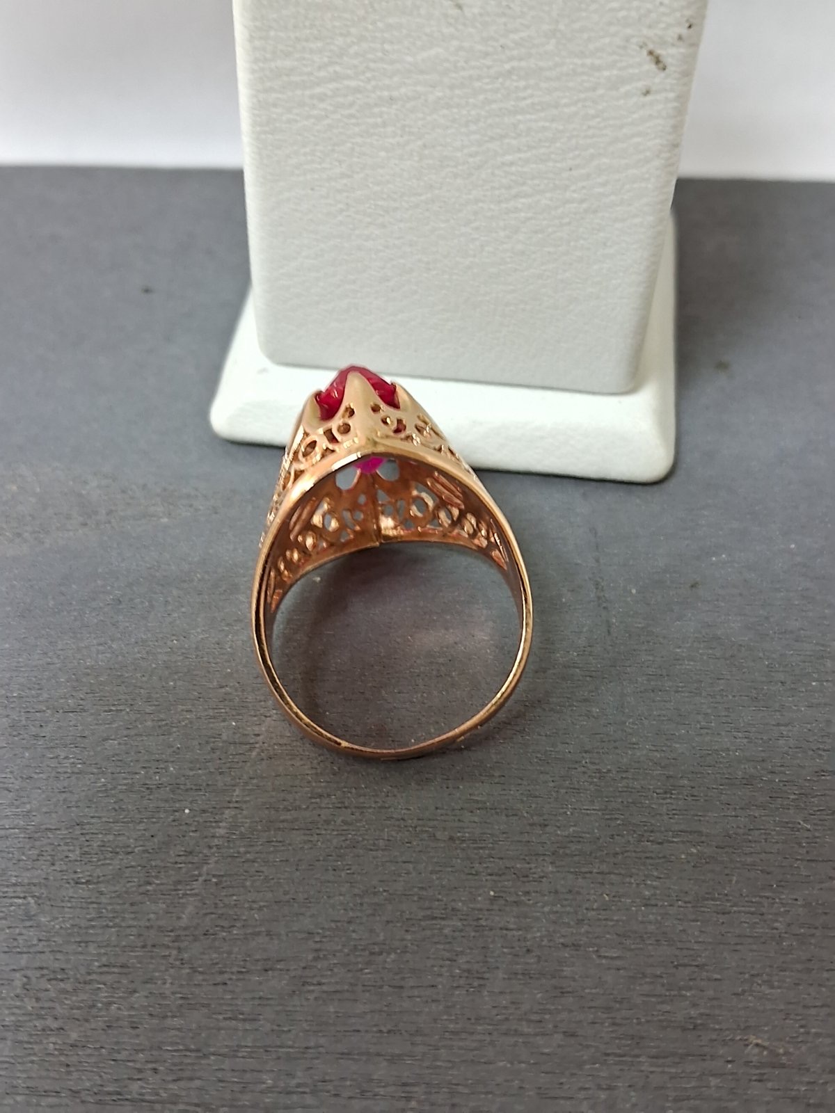 Кольцо из красного золота с корундом (31322610)  6