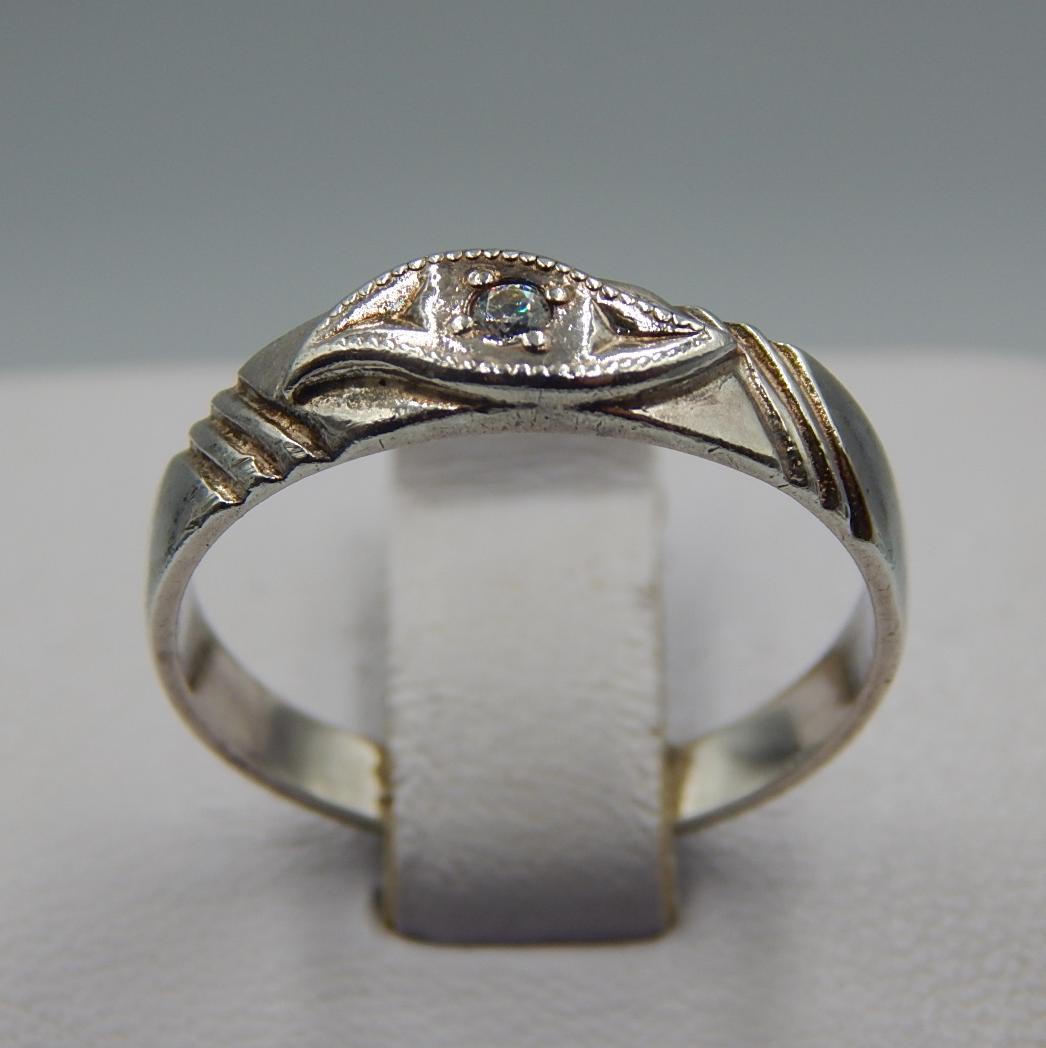 Серебряное кольцо с цирконием (33681006) 0