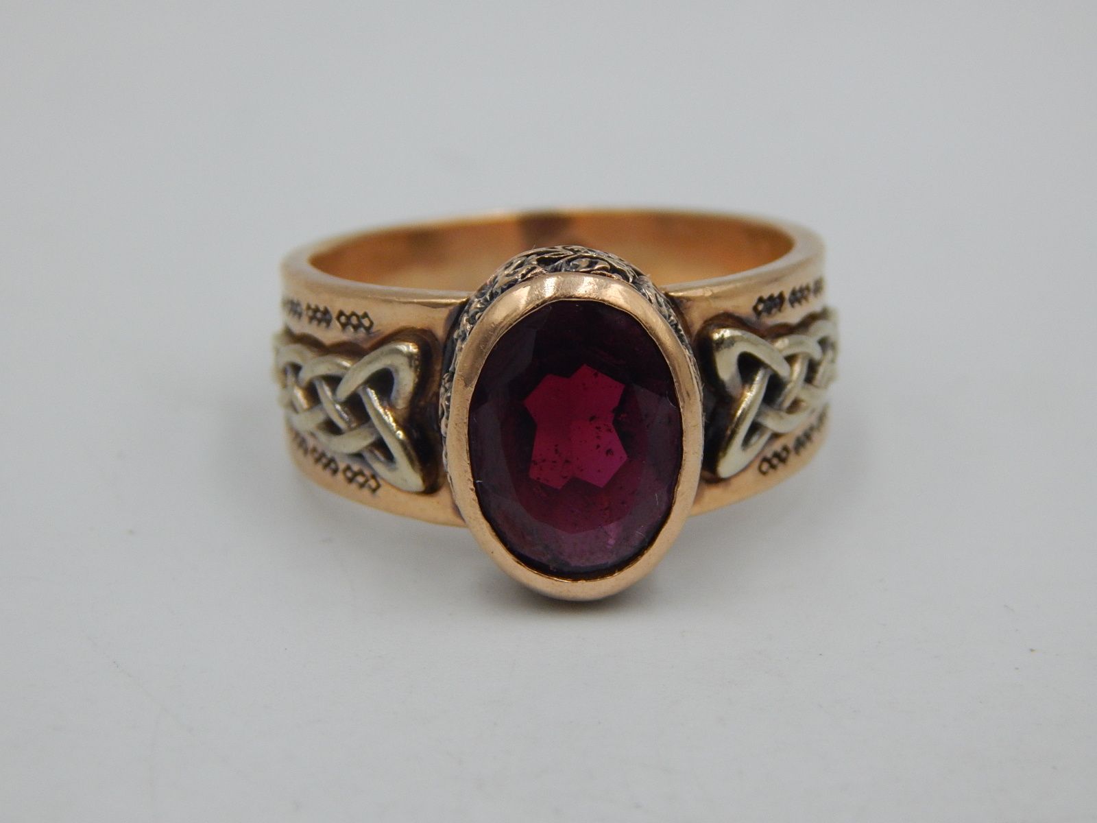 Кольцо из красного и белого золота с корундом (29938342) 8