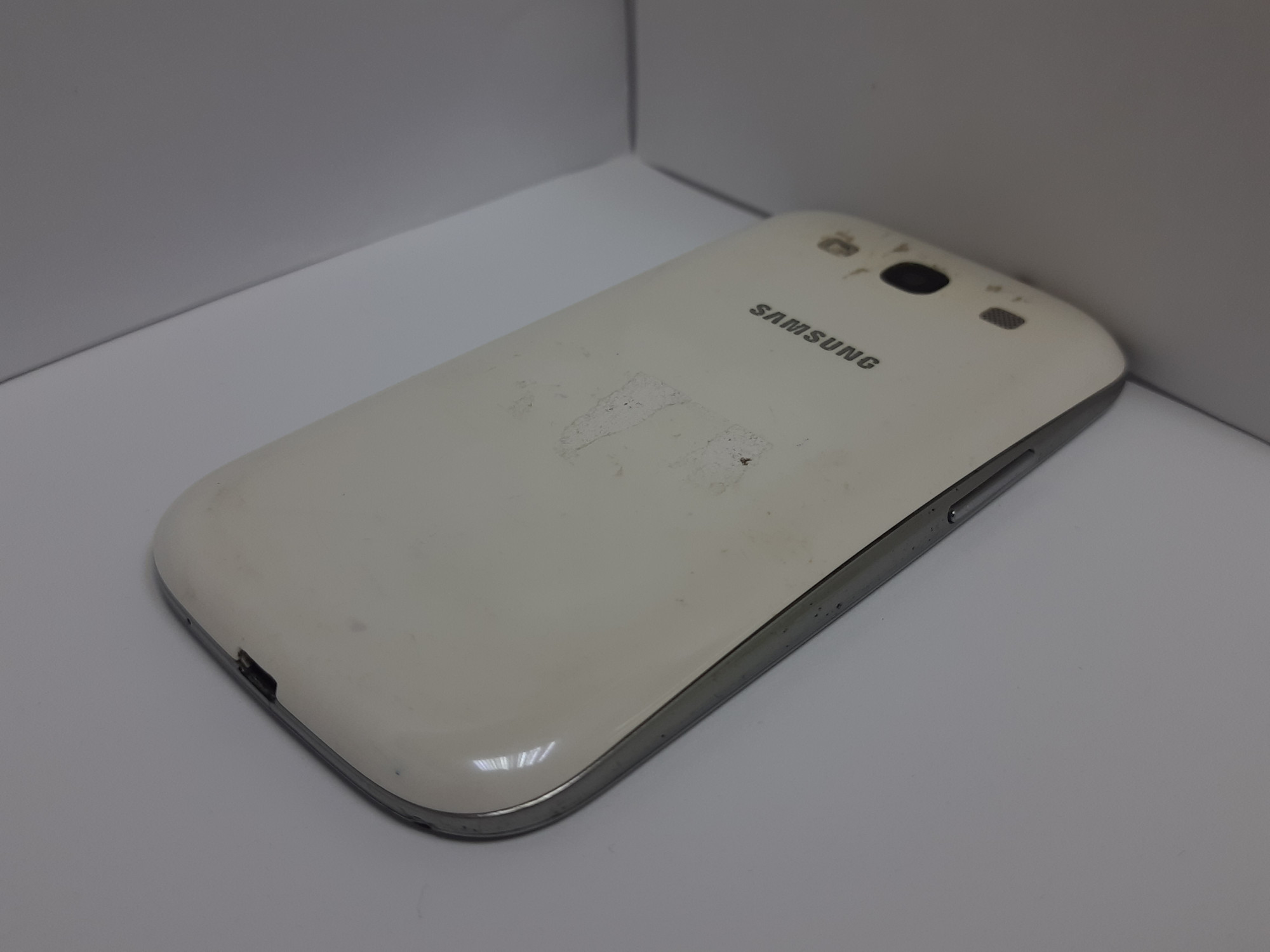 Samsung Galaxy S3 (GT-I9300) 1/16Gb 3